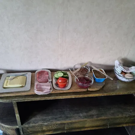 Staurset Gard * Mittet