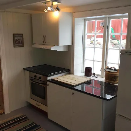 Staurset Gard * Mittet