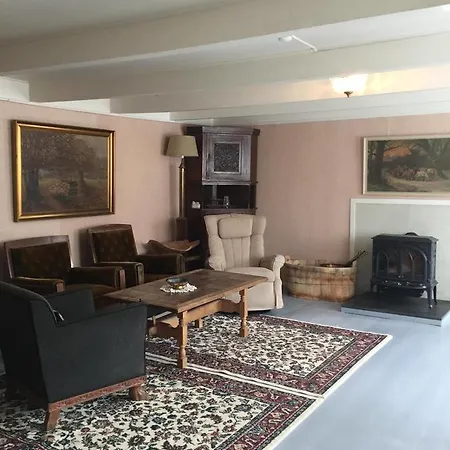 Feriegårder Staurset Gard *