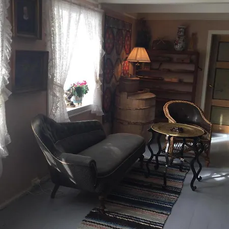 Staurset Gard Farm stay *