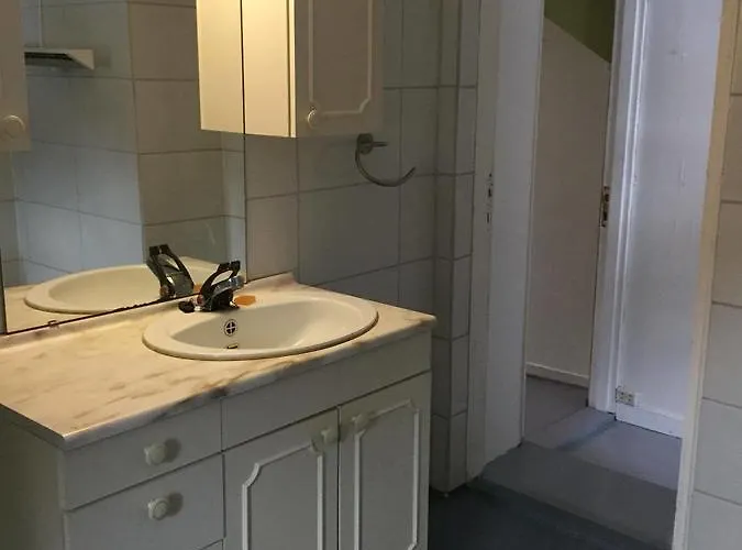 Staurset Gard Mittet